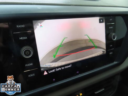 Certified 2023 Volkswagen Taos SE image 19