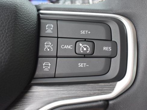 Used 2024 Jeep Wagoneer L Series II w/ Flexible Seating Group RWD image 22