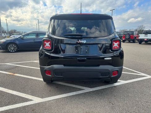 Used 2020 Jeep Renegade Latitude image 9