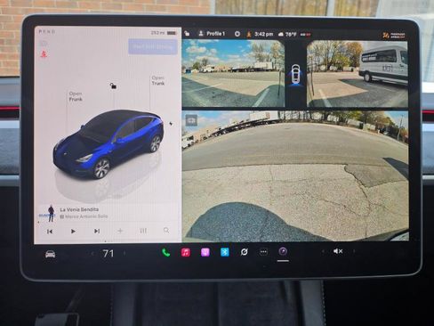 Used 2024 Tesla Model Y Long Range AWD/4WD image 44