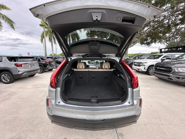 Used 2024 Cadillac XT4 Luxury w/ Cold Weather Package FWD image 32
