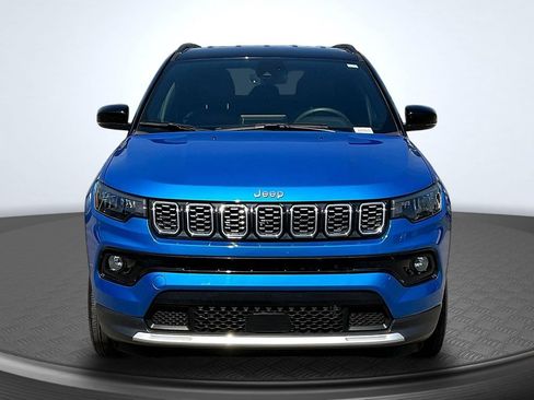 Used 2025 Jeep Compass Limited AWD/4WD image 2
