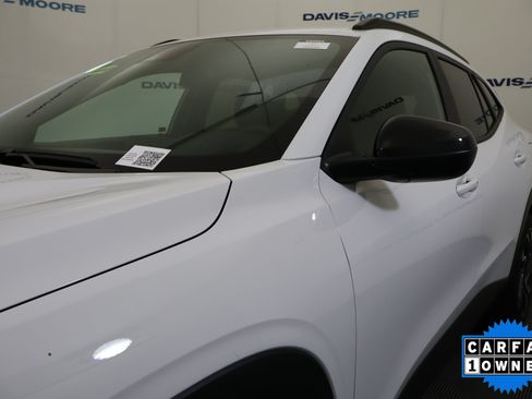 Used 2025 Chevrolet Trax RS w/ Driver Confidence Package FWD image 13