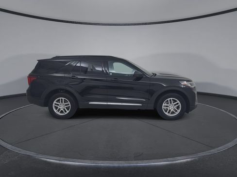 Used 2025 Ford Explorer Active AWD/4WD image 19