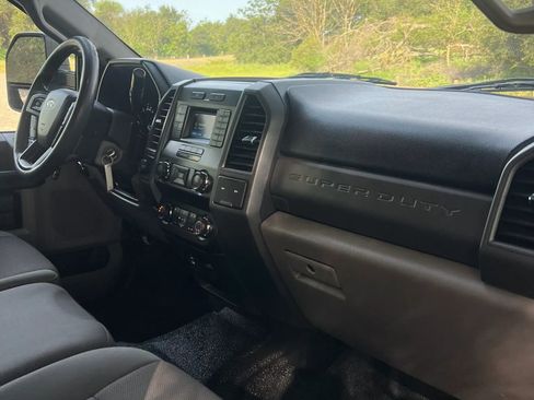 Used 2019 Ford F250 XL w/ Power Equipment Group AWD/4WD image 14