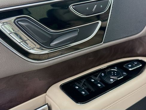 Used 2024 Lincoln Navigator Premiere AWD/4WD image 18