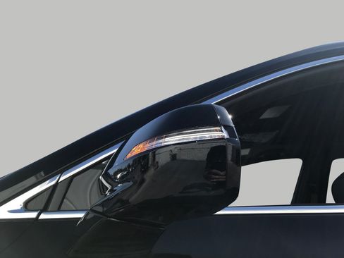 Certified 2025 Cadillac XT6 Premium Luxury w/ LPO, Premium Carpet Package AWD/4WD image 27