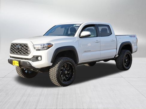Certified 2022 Toyota Tacoma TRD Off-Road w/ Technology Package image 3