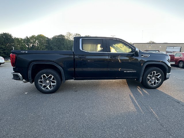 Used 2025 GMC Sierra 1500 SLE w/ Preferred Package AWD/4WD image 9