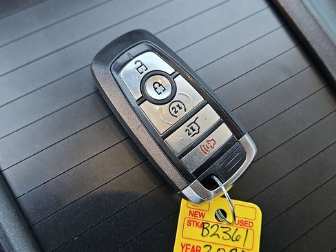 Used 2025 Ford Expedition Active image 21