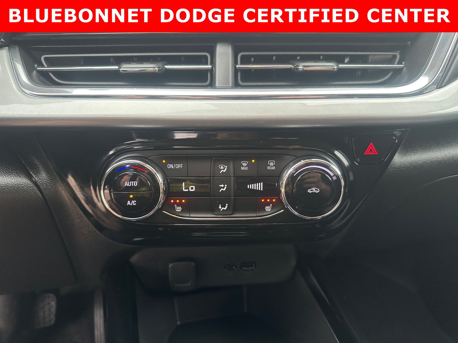 Used 2025 Chevrolet Trax LT w/ Driver Confidence Package FWD image 17
