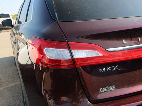 Used 2017 Lincoln MKX Select w/ Select Plus Package AWD/4WD image 12