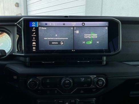 Used 2025 Jeep Wrangler Unlimited Rubicon image 23