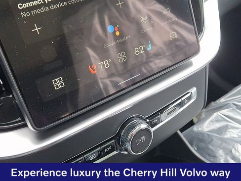 New 2026 Volvo XC90 T8 Ultra w/ Protection Package Premier AWD/4WD image 13