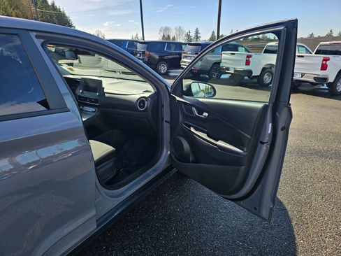Used 2023 Hyundai Kona SE image 26