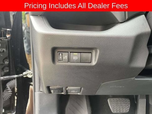 Used 2025 Toyota RAV4 XLE AWD/4WD image 22