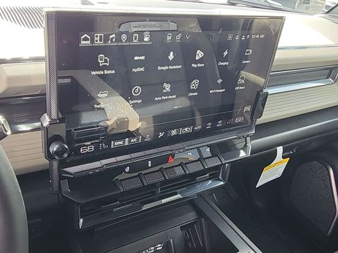 Used 2026 GMC Hummer EV SUV image 13