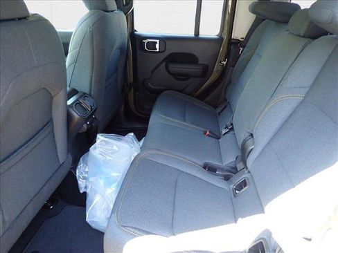 New 2025 Jeep Gladiator Sport image 8