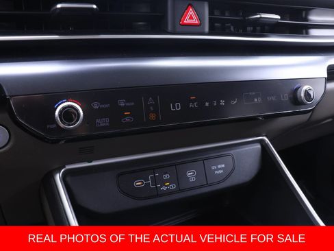 Used 2026 Kia Carnival LX FWD image 6