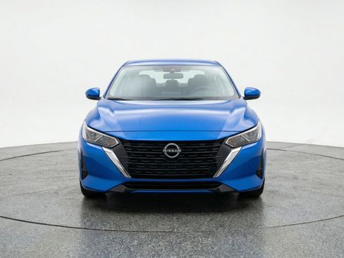 Used 2025 Nissan Sentra SV image 2