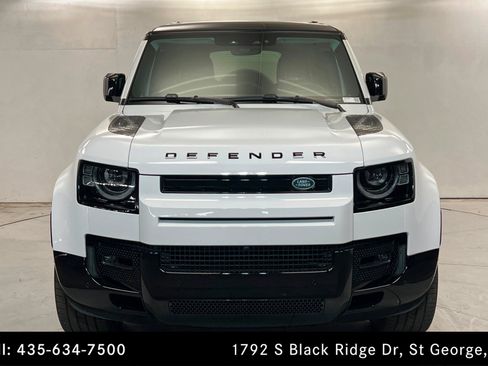Used 2025 Land Rover Defender 130 X-Dynamic SE AWD/4WD image 8