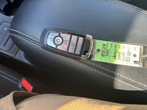 Used 2023 Ford Escape Active image 32