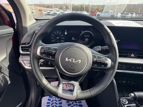 Used 2024 Kia Sportage SX image 16