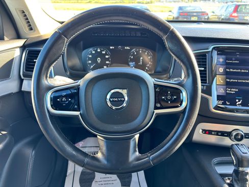 Used 2017 Volvo XC90 T6 Momentum image 13