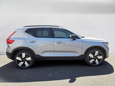 Certified 2023 Volvo XC40 Recharge Ultimate AWD/4WD image 6