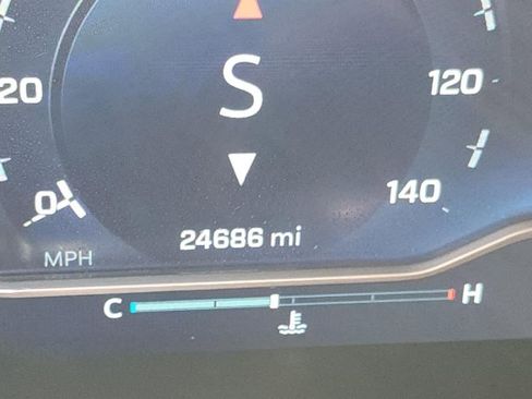 Used 2023 Chevrolet Silverado 1500 LTZ image 8