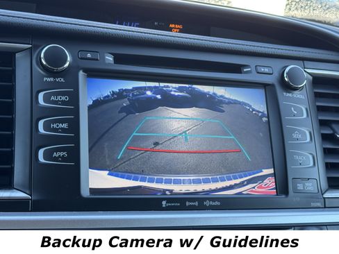 Used 2019 Toyota Highlander XLE image 8