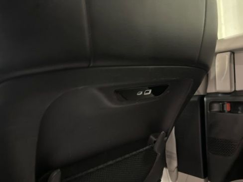 Used 2024 Chrysler Pacifica Touring-L image 32