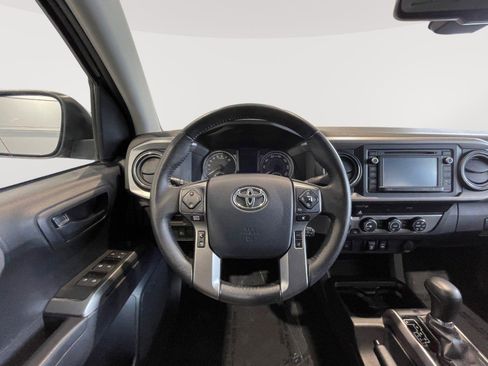 Used 2019 Toyota Tacoma SR5 image 18