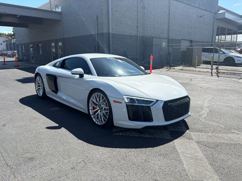 Used 2018 Audi R8 V10 w/ Carbon Exterior Package AWD/4WD image 3