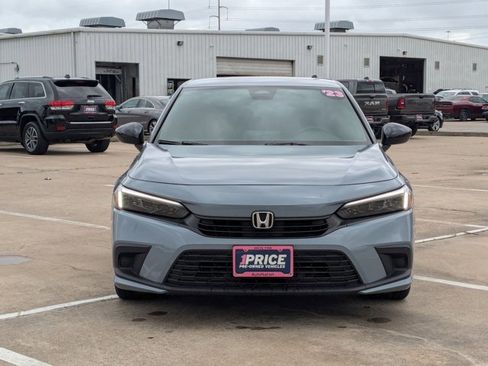 Used 2023 Honda Civic Sport image 2