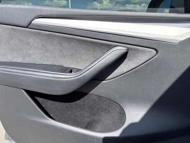 Used 2022 Tesla Model Y Performance AWD/4WD image 10