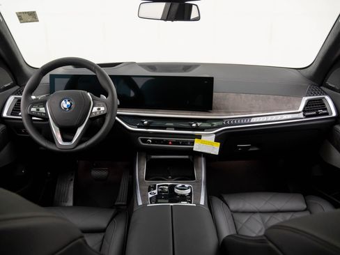 New 2026 BMW X5 xDrive50e w/ Executive Package image 10