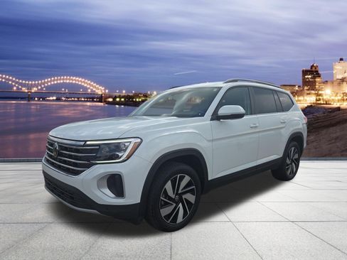 Used 2025 Volkswagen Atlas SE FWD image 1