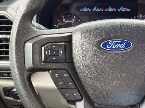 Used 2022 Ford F550 4x4 Crew Cab Super Duty w/ Power Equipment Group image 20