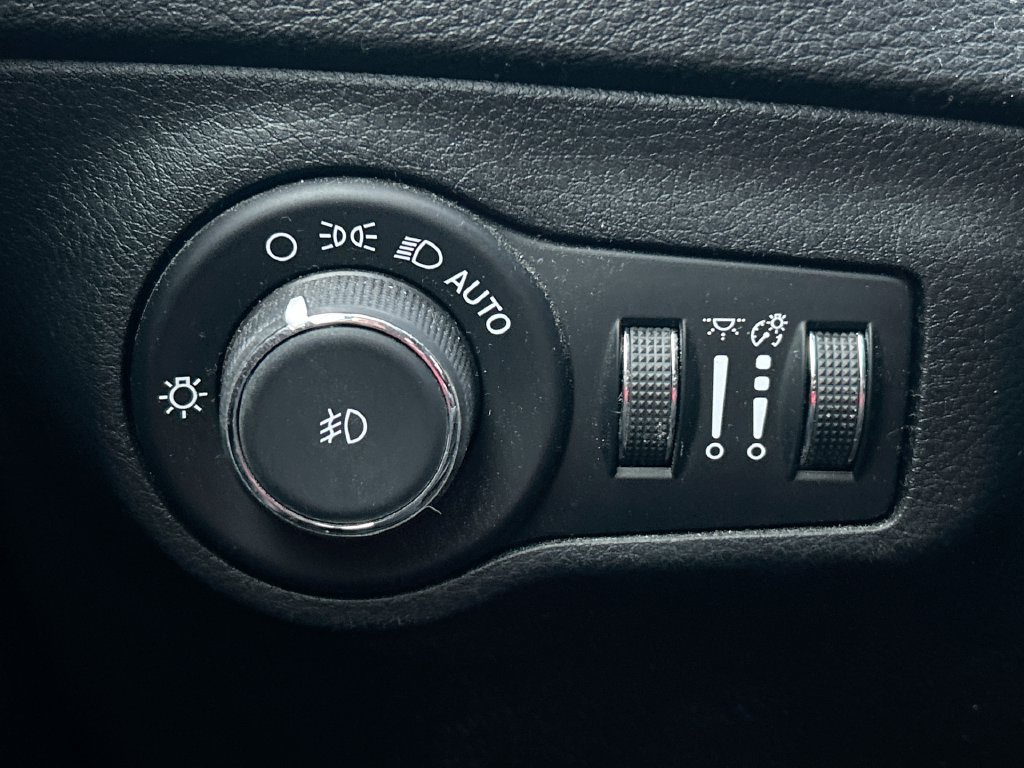 Used 2019 Jeep Compass Limited w/ Safety & Security Group AWD/4WD image 19