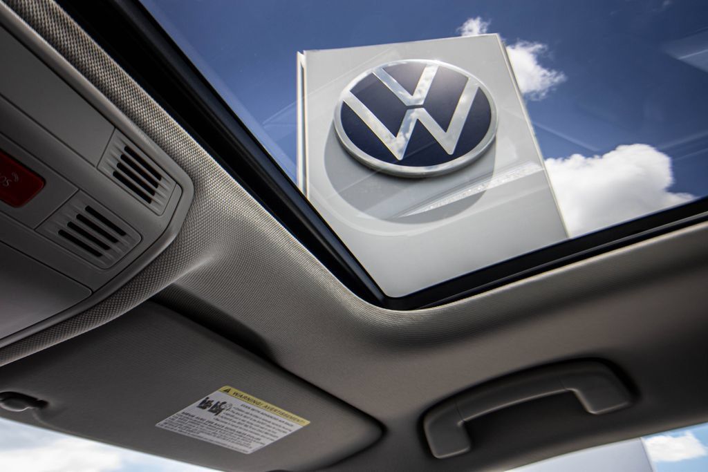 Certified 2026 Volkswagen Jetta SE FWD image 42
