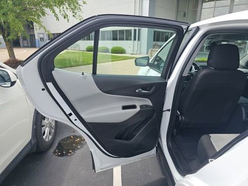 Used 2024 Chevrolet Equinox LS image 23