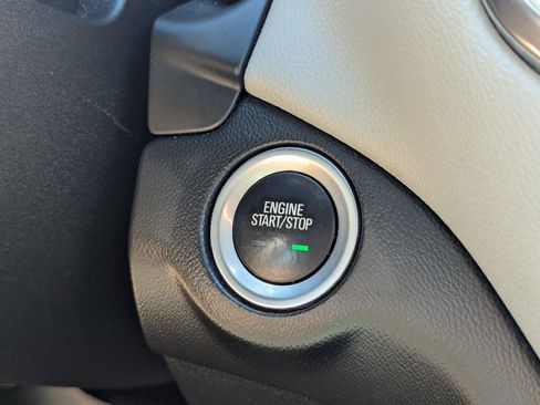 Used 2018 Chevrolet Equinox LS AWD/4WD image 15