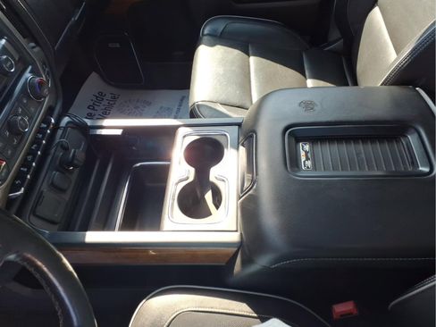 Used 2018 Chevrolet Silverado 2500 High Country w/ Duramax Plus Package image 14