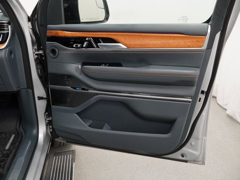 Certified 2024 Jeep Grand Wagoneer Series III w/ Rear Seat Video Group 1 image 53