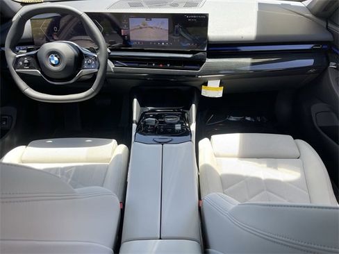 New 2025 BMW 530i image 15
