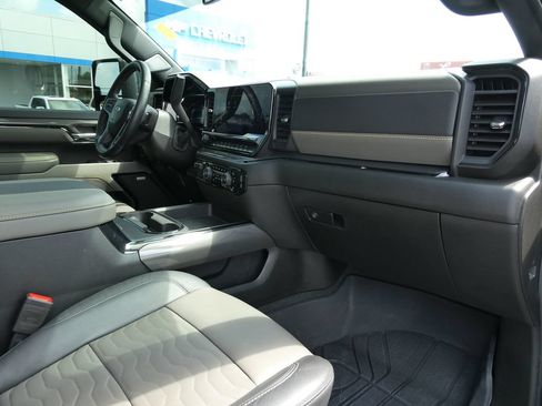 Used 2025 Chevrolet Silverado 2500 ZR2 AWD/4WD image 15