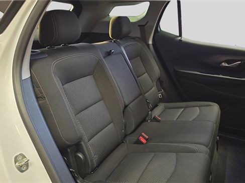 Used 2024 GMC Terrain SLE w/ Driver Convenience Package image 17