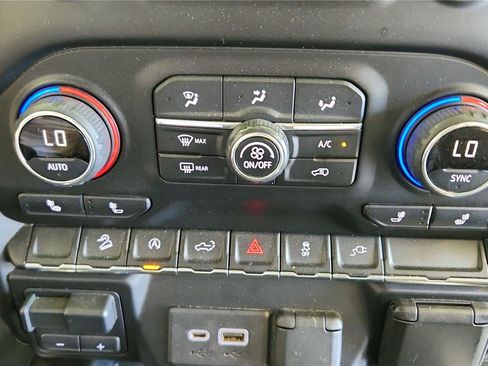Used 2020 Chevrolet Silverado 1500 RST AWD/4WD image 21