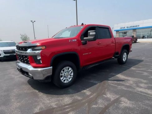 Used 2022 Chevrolet Silverado 2500 LT w/ Convenience Package AWD/4WD image 4